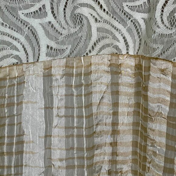 Chico’s Travelers Collection Beige Sheer Lace Crinkle Open-Front Tunic Size 2(L) - Picture 10 of 13